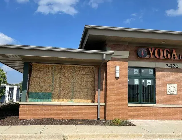 Revitalizing Community Spaces The Yoga Studio Window Project in Libertyville, Illinois